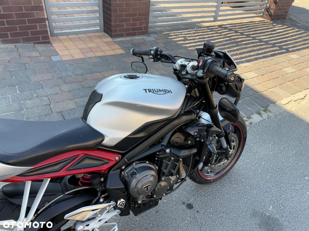 Triumph Street Triple - 17
