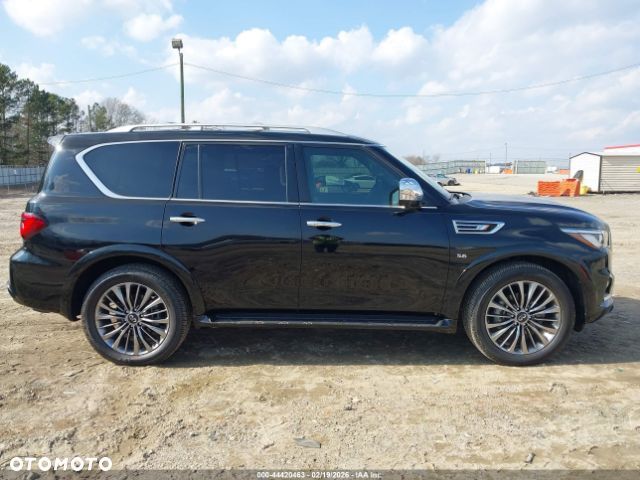 Infiniti QX80 - 8
