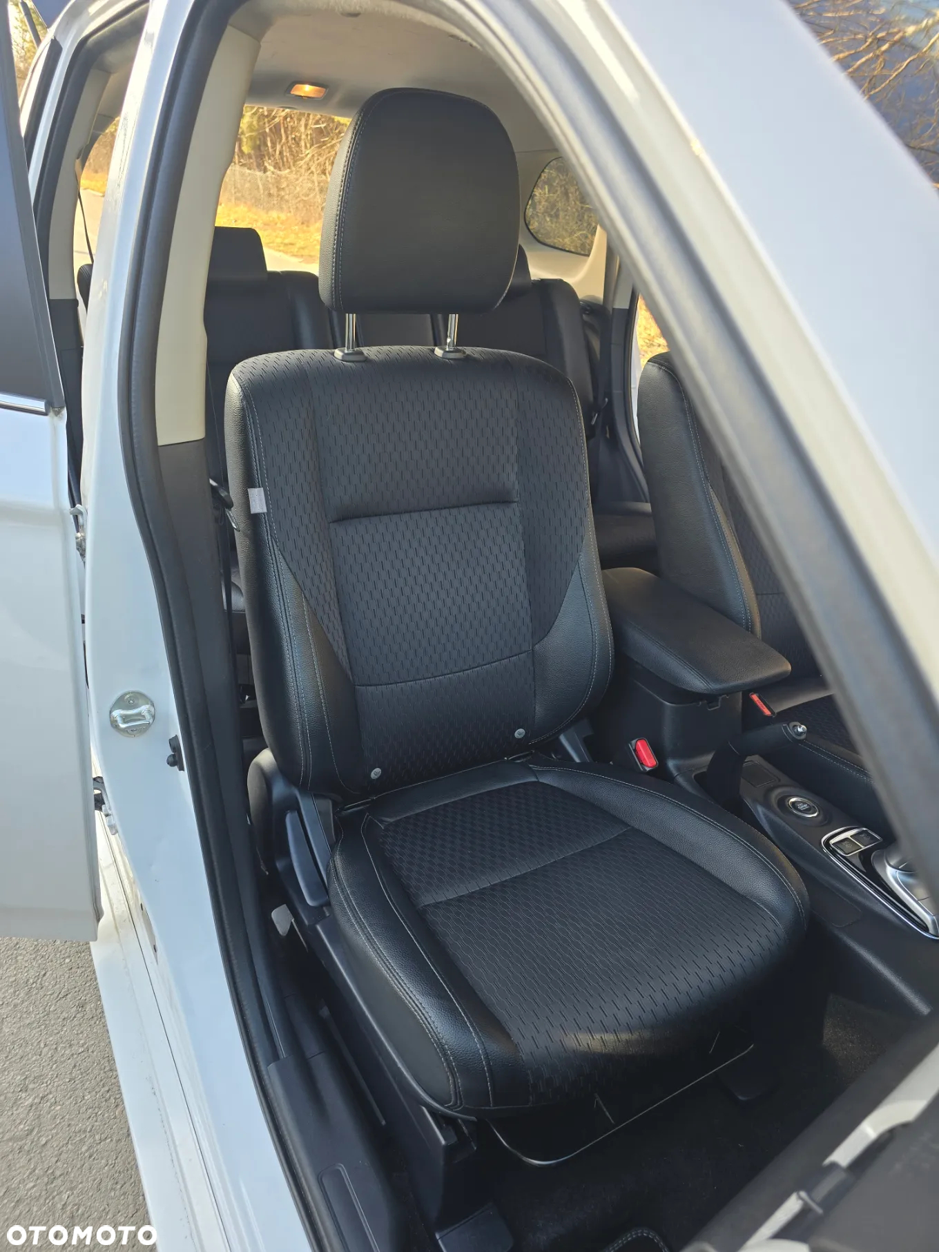 Mitsubishi Outlander 2.0 4WD Plug-In Hybrid - 19