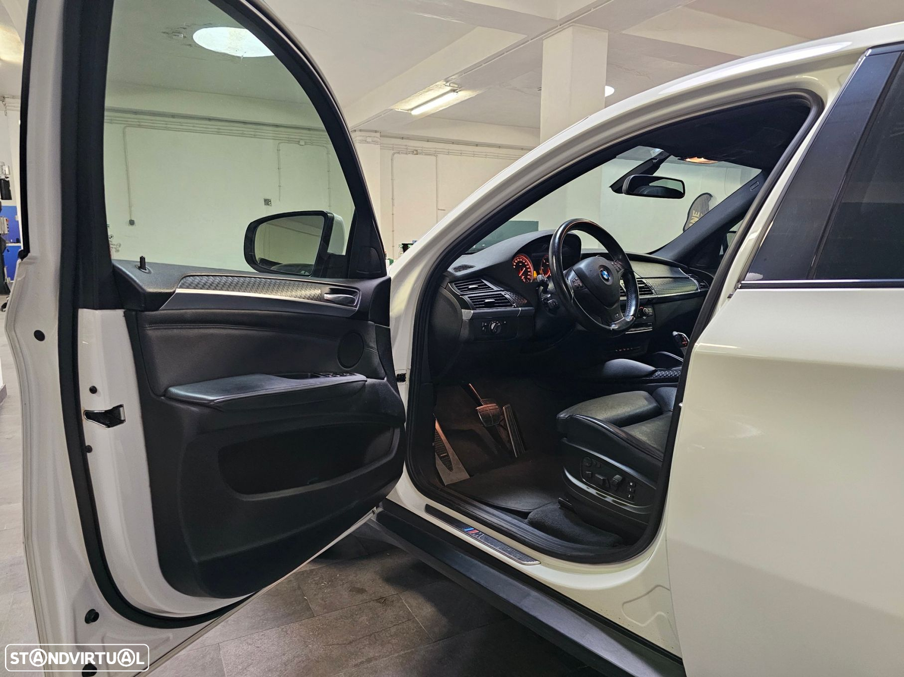 BMW X6 xDrive40d - 11