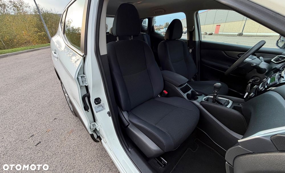 Nissan Qashqai 1.6 Visia - 19