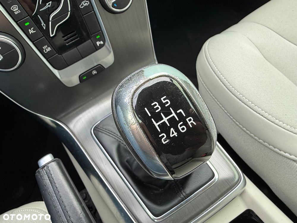 Volvo V40 - 33