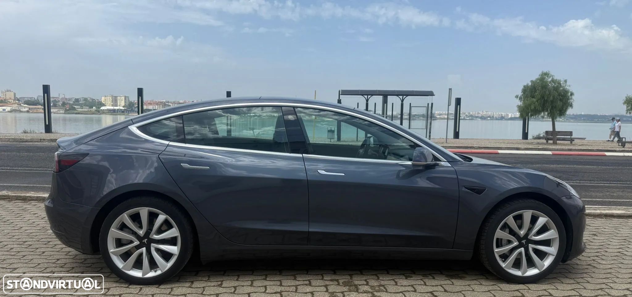 Tesla Model 3 Standard Range Plus RWD - 1