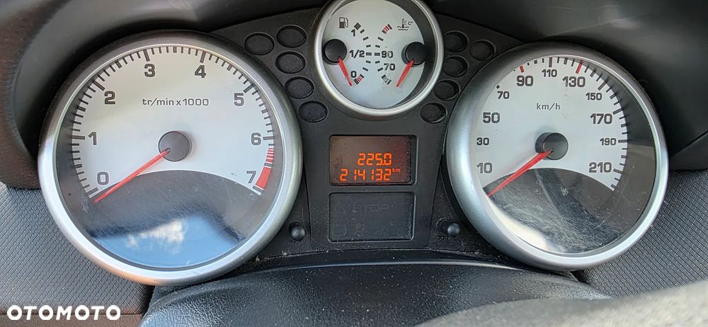 Peugeot 207 1.4 16V Trendy - 10