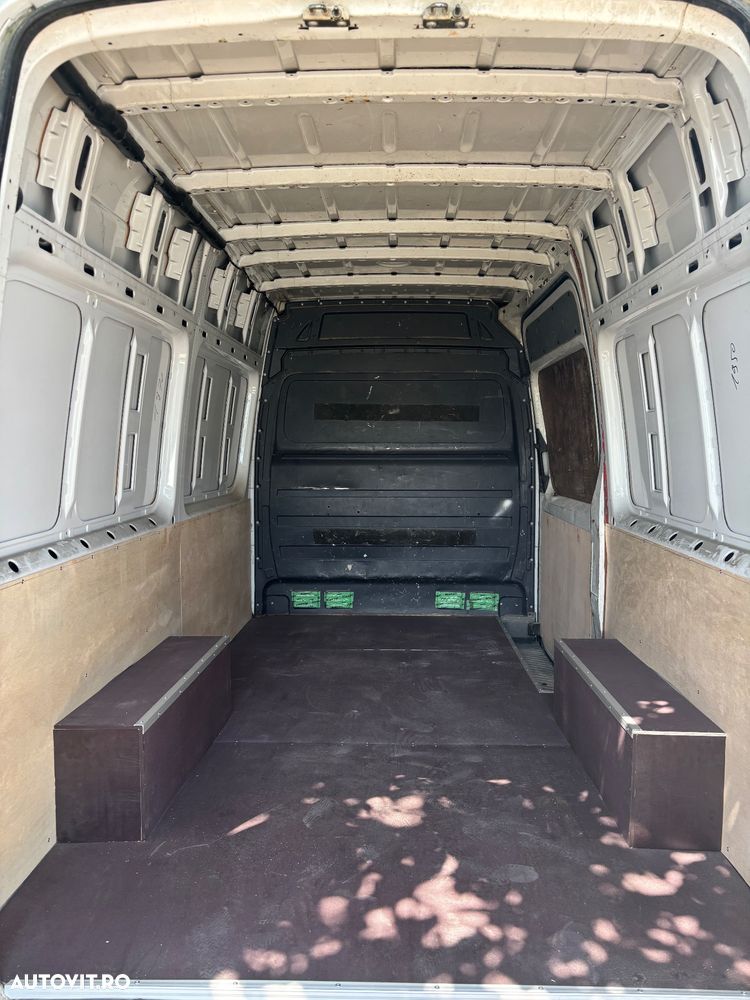 Mercedes-Benz Sprinter - 9