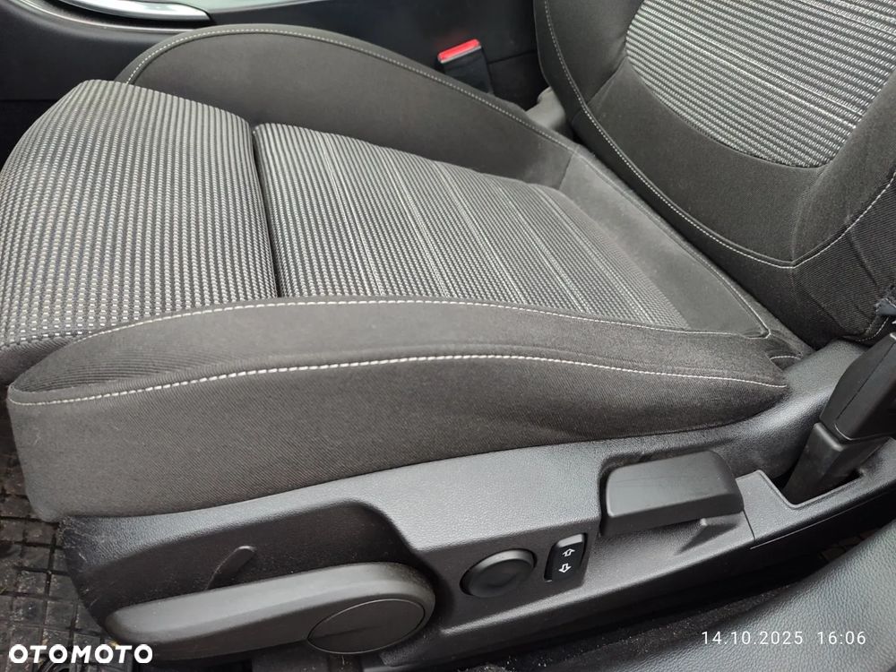 Opel Insignia 1.4 T Active S&S - 11