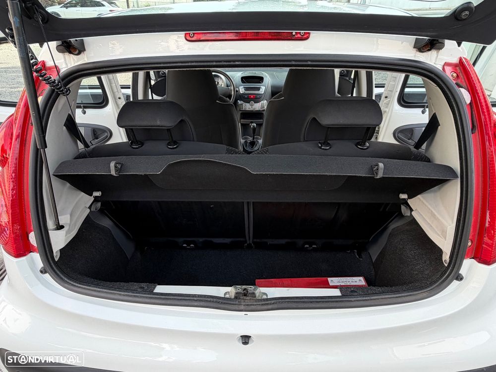 Peugeot 107 1.0 Millesim 200 - 16