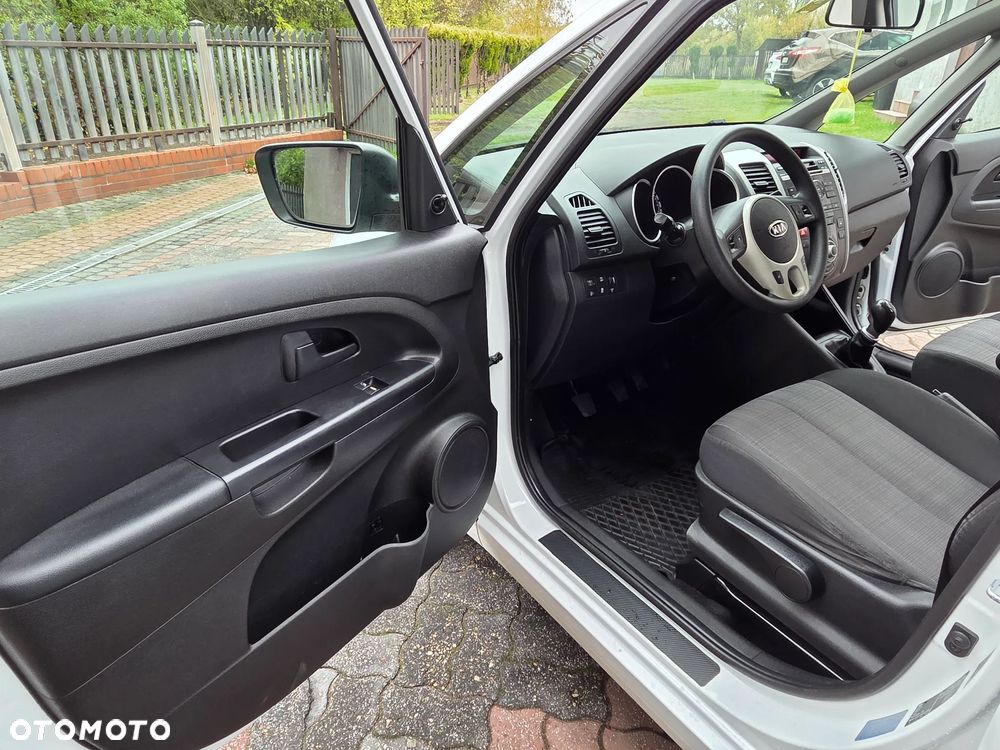 Kia Venga - 21