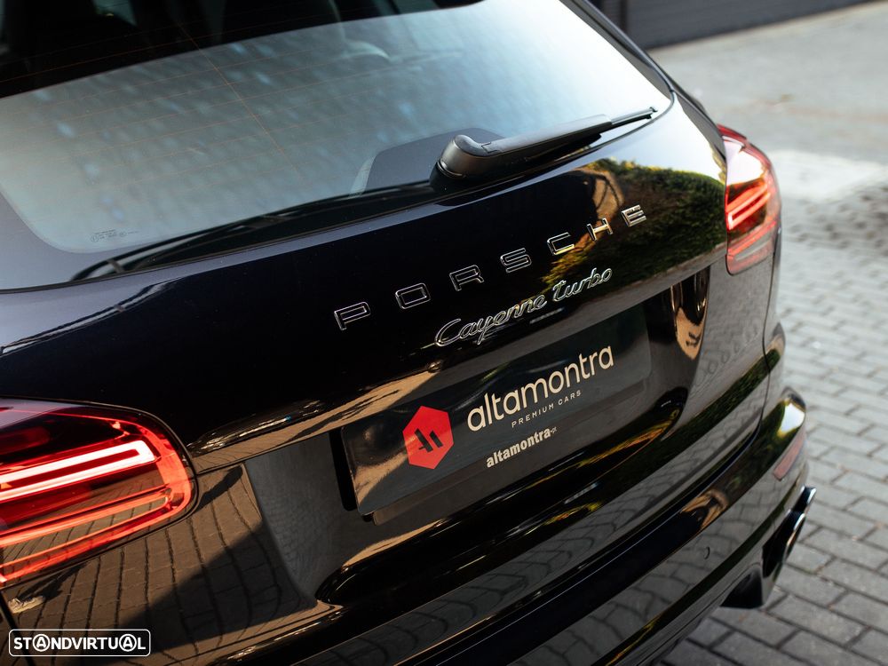 Porsche Cayenne Turbo Tiptronic S - 16