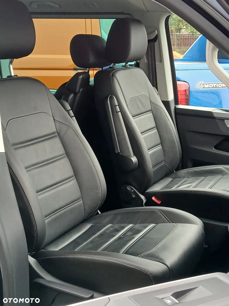 Volkswagen Multivan - 28