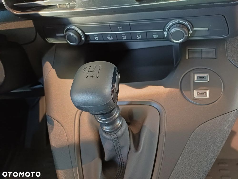 Peugeot Partner - 32