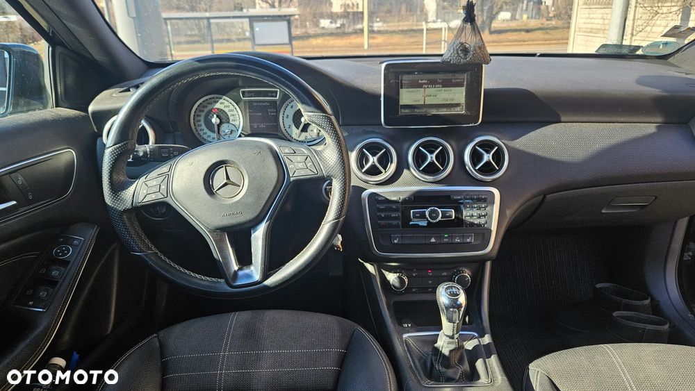 Mercedes-Benz Klasa A 180 (BlueEFFICIENCY) - 6
