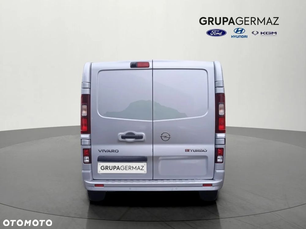 Opel Vivaro - 8