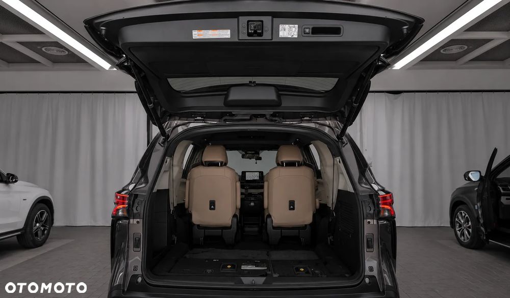 Toyota Sienna - 6