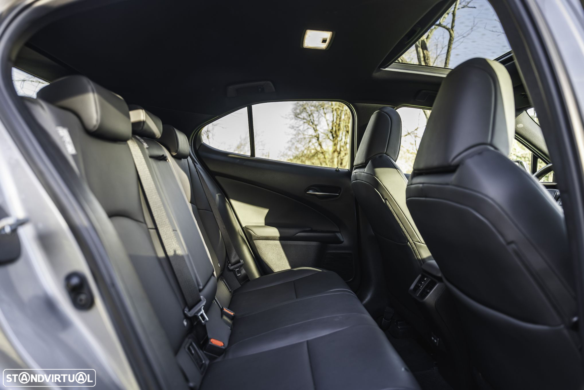 Lexus UX 250h Sport (Ecrã 12.3) - 7