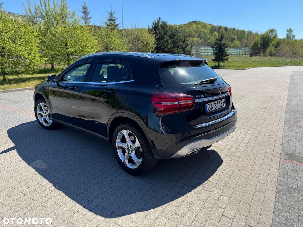 Mercedes-Benz GLA 200 7G-DCT - 9