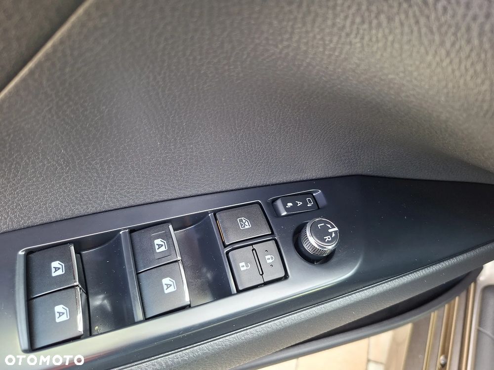 Toyota Camry - 28