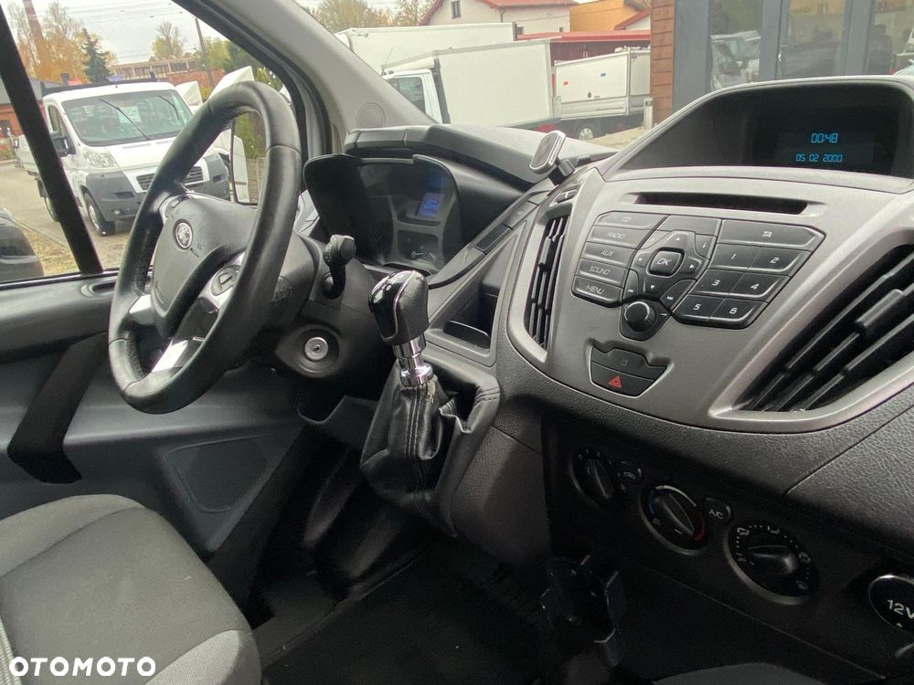 Ford TRANSIT CUSTOM - 19