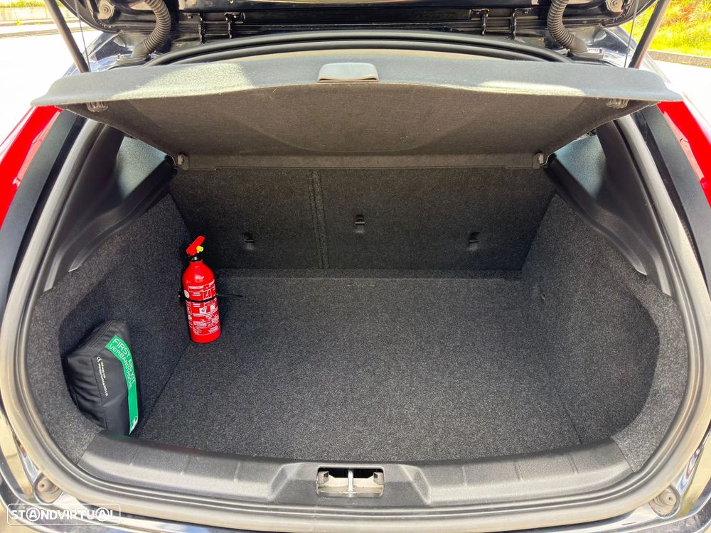 Volvo V40 D2 Momentum - 18