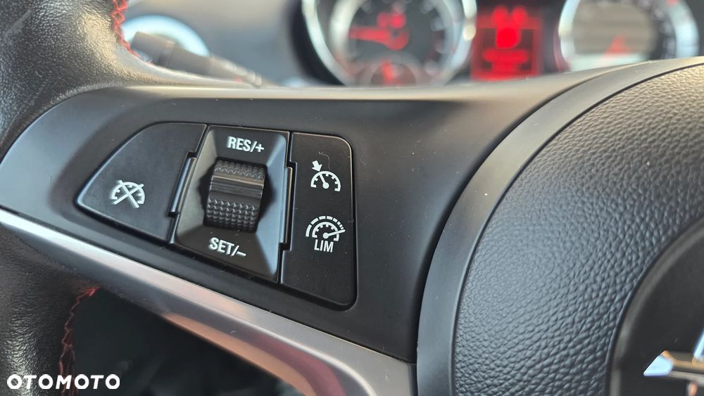 Opel Adam 1.4 Turbo Rocks S - 24