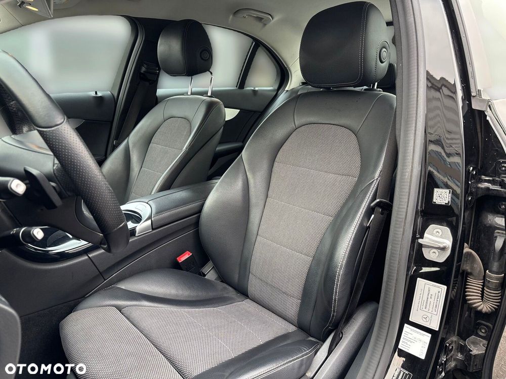 Mercedes-Benz Klasa C 180 9G-TRONIC - 16