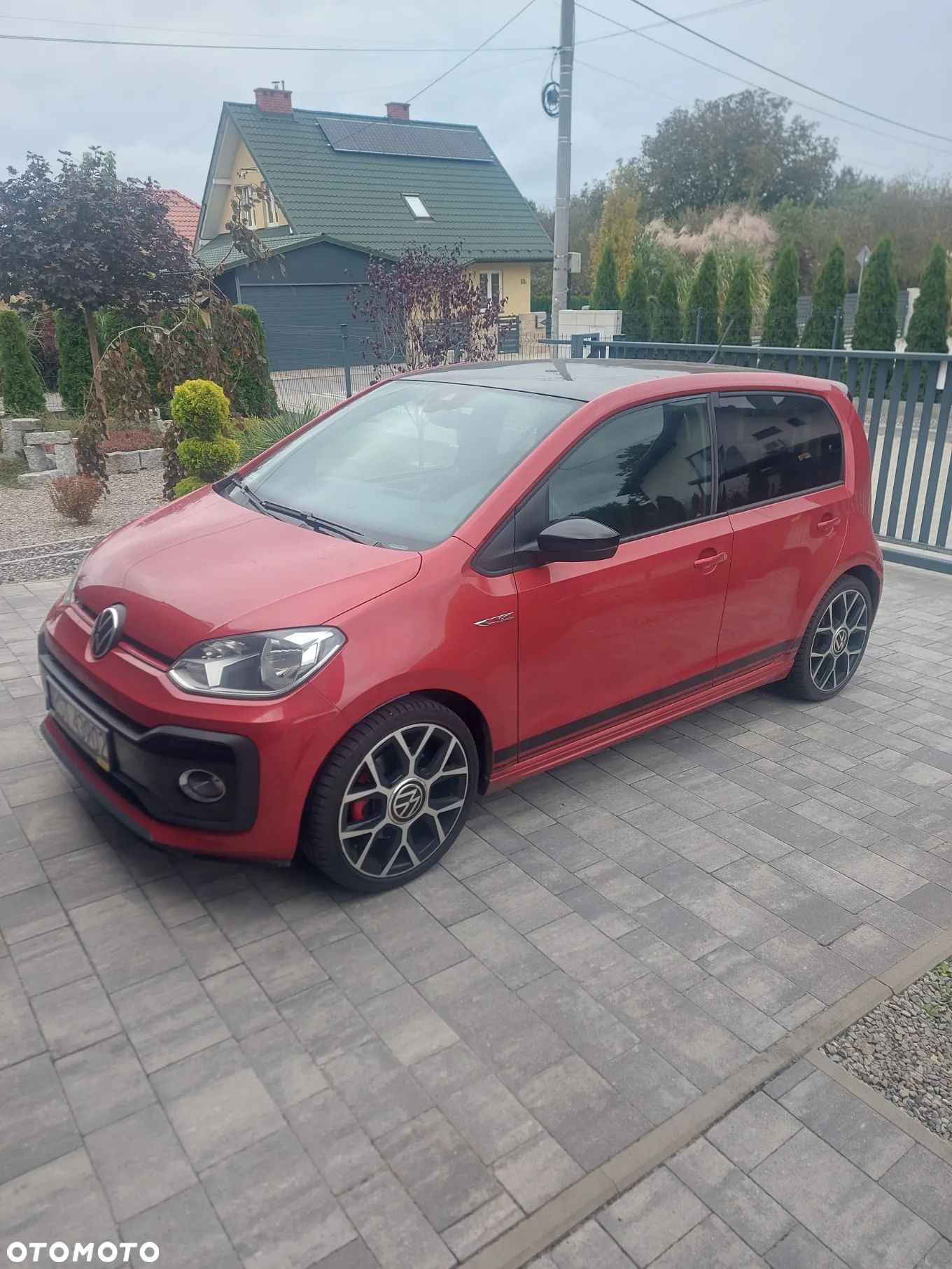 Volkswagen up! 1.0 TSI GTI - 1
