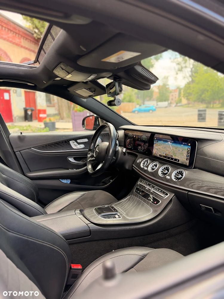 Mercedes-Benz Klasa E 220 d 9G-TRONIC - 22