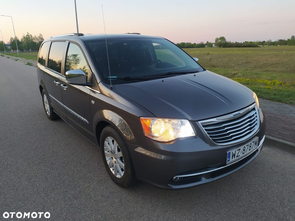 Chrysler Town & Country 3.6 Limited - 4