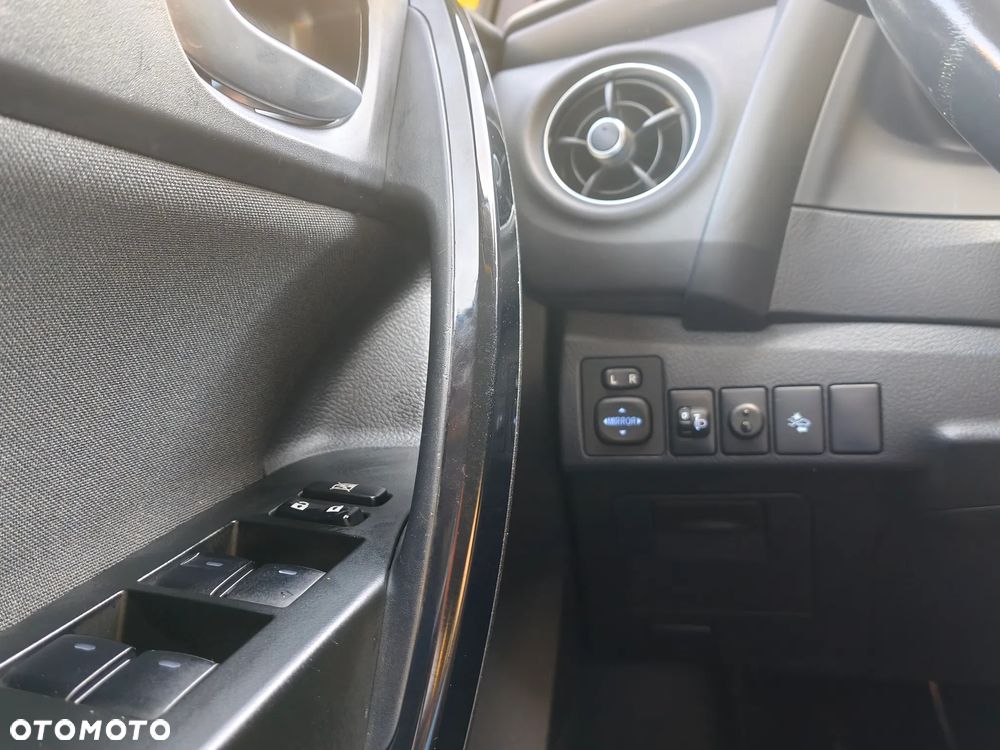 Toyota Auris 1.6 Premium - 20