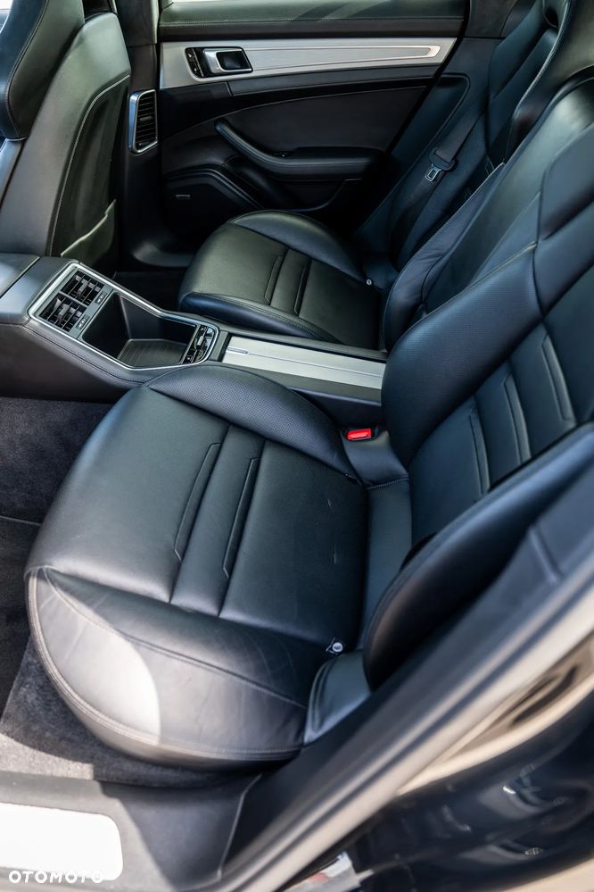 Porsche Panamera Turbo - 21