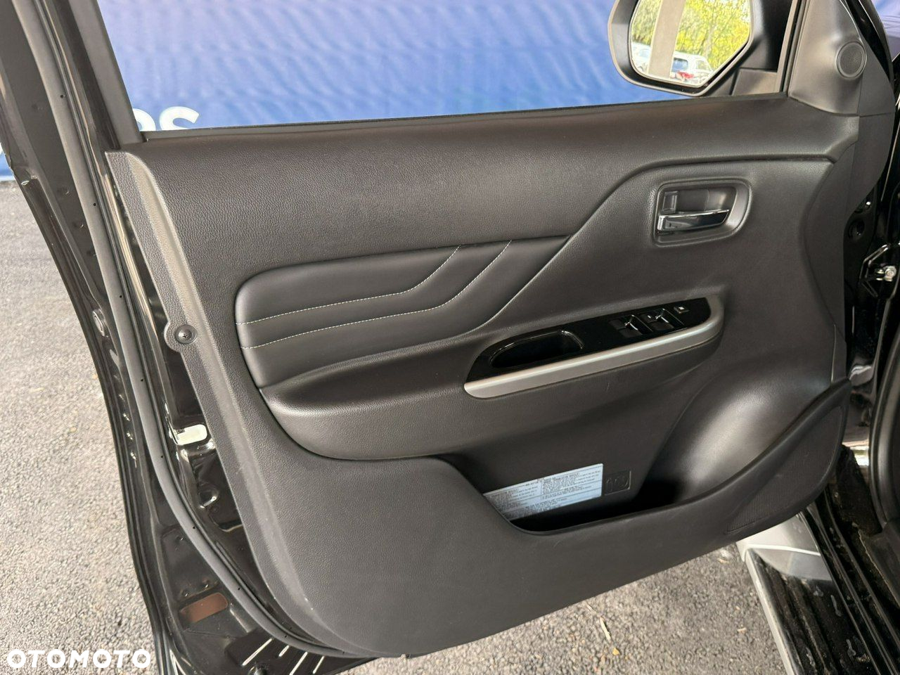 Mitsubishi L200 2.2 d DC Instyle Plus - 13