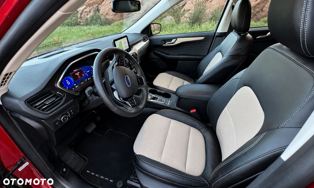 Ford Escape 2.0 EcoBoost AWD Titanium - 16