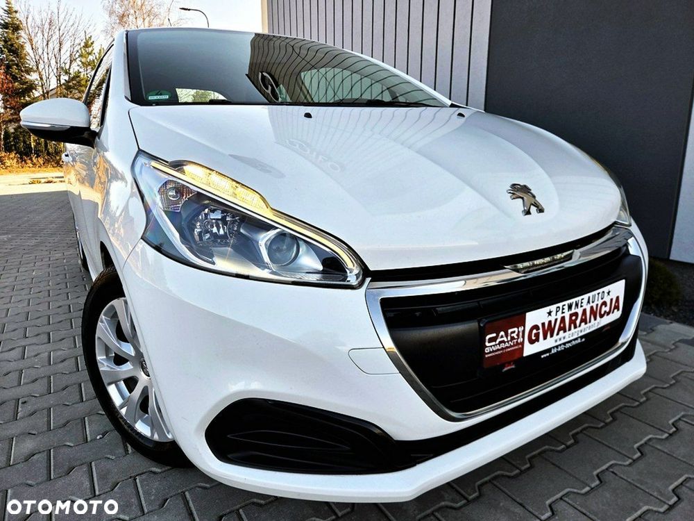 Peugeot 208 - 1