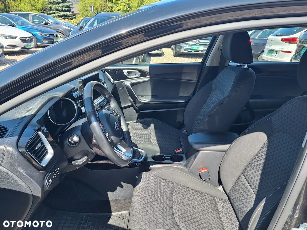 Kia Ceed 1.4 T-GDI OPF Platinum Edition - 16