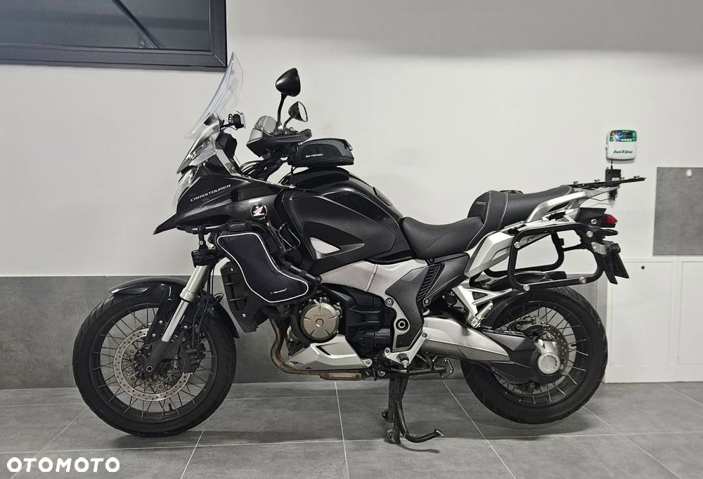 Honda VFR - 3
