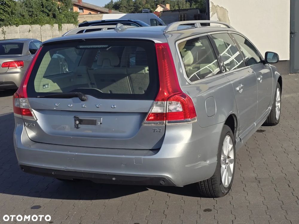 Volvo V70 D4 Summum - 9