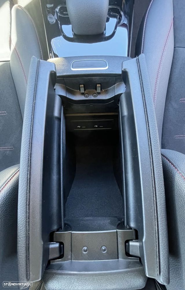 Mercedes-Benz A 250 e 8G-DCT AMG Line - 37