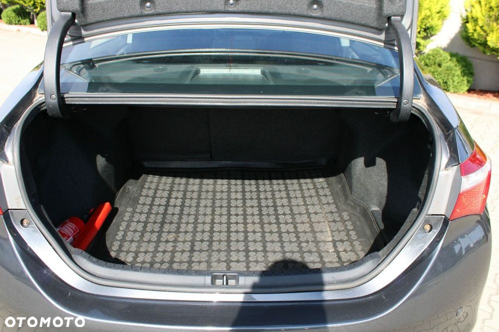 Toyota Corolla - 36