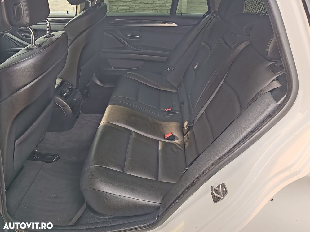 BMW Seria 5 520d - 24