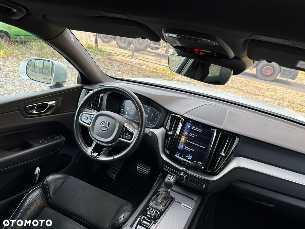 Volvo XC 60 D4 SCR AWD R-Design - 25