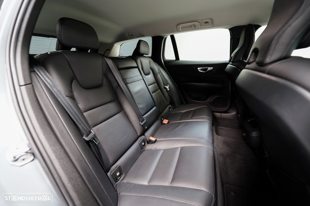 Volvo V60 2.0 D3 Momentum Plus Geartronic - 14