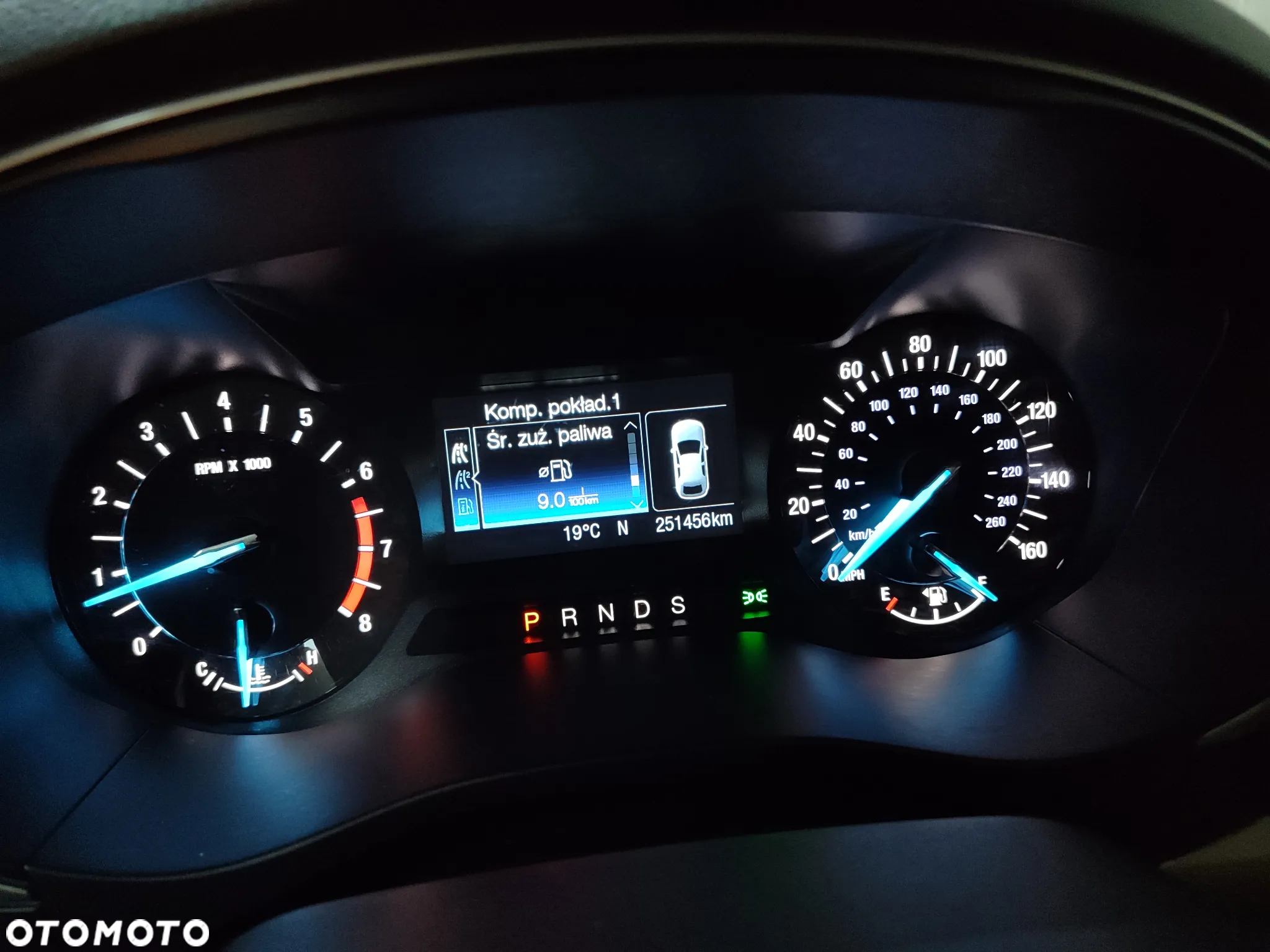 Ford Fusion - 32