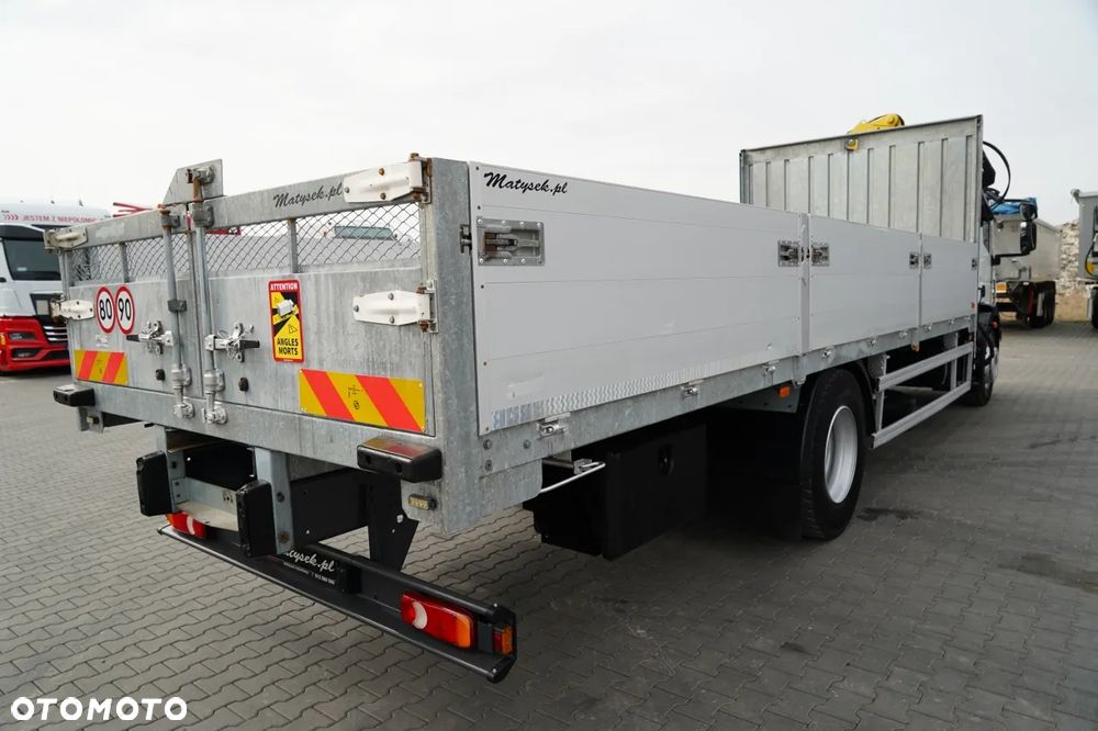Iveco 180E25 / 4X2 / SKRZYNIOWY 7,5m + HDS HYVA HB150X MAX UDŹWIG 5 200KG / STEROWNIE RADIOWE  / ROTATOR / AUTOMAT - 17