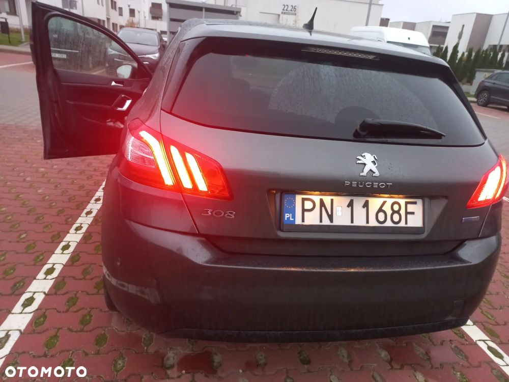 Peugeot 308 1.2 PureTech Allure S&S - 20