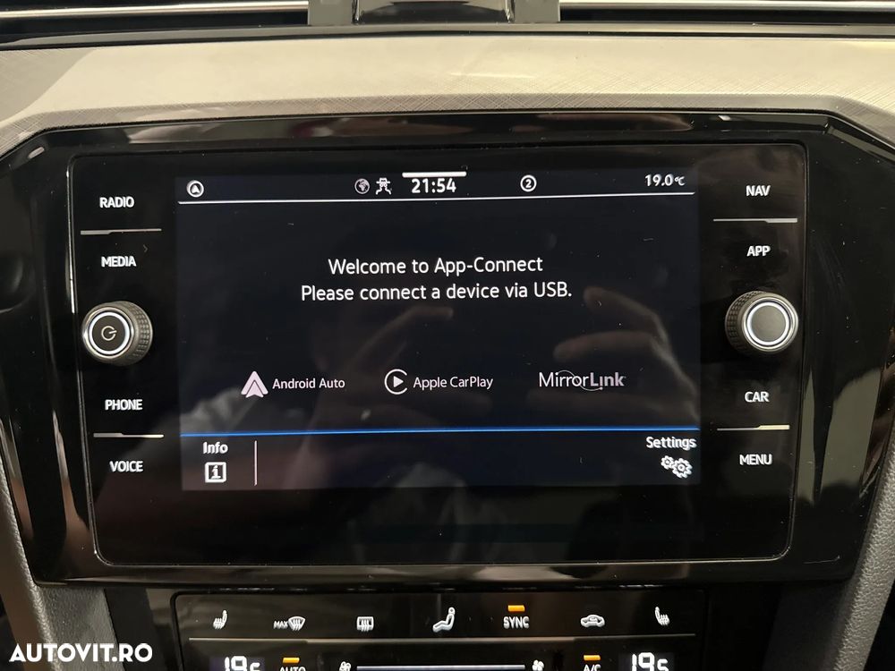 Volkswagen Passat - 20