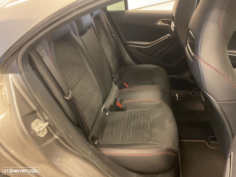 Mercedes-Benz CLA 180 d 7G-DCT AMG Line - 4
