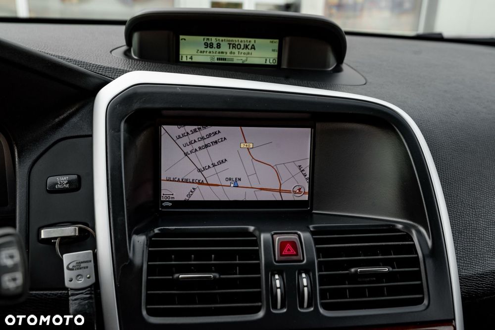 Volvo XC 60 T6 AWD Momentum - 28