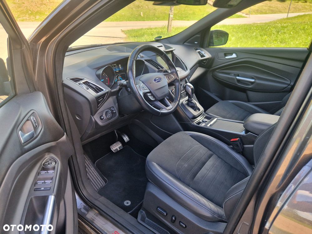 Ford Kuga 2.0 TDCi 4x4 ST-Line - 14