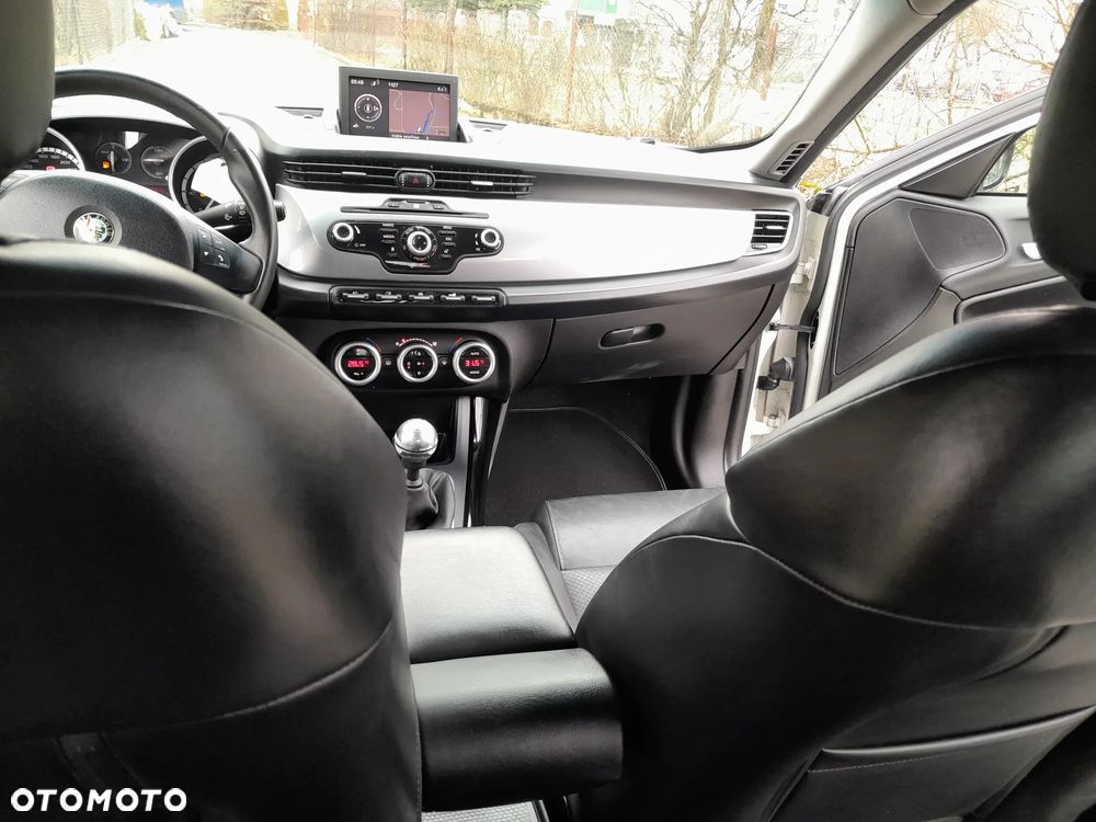Alfa Romeo Giulietta 1.6 JTDM Veloce - 23