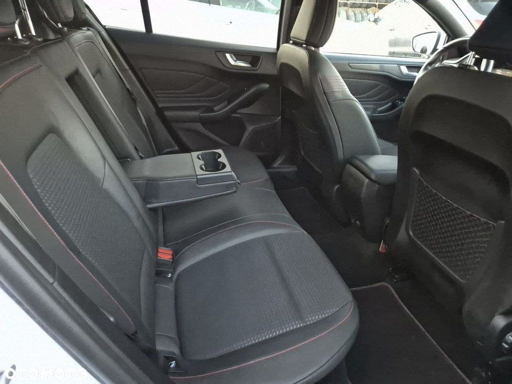 Ford Focus - 27